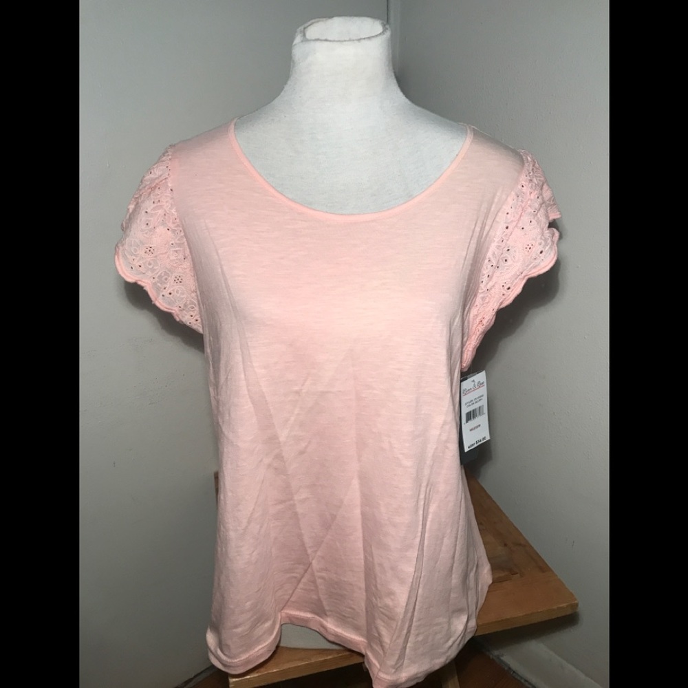 River & Rose Lace Flutter Sleeve Top- SZ M **NWT*